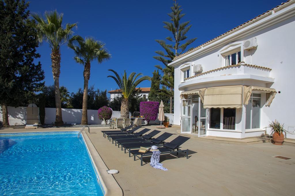 Villa Georgia Pernera Buitenkant foto