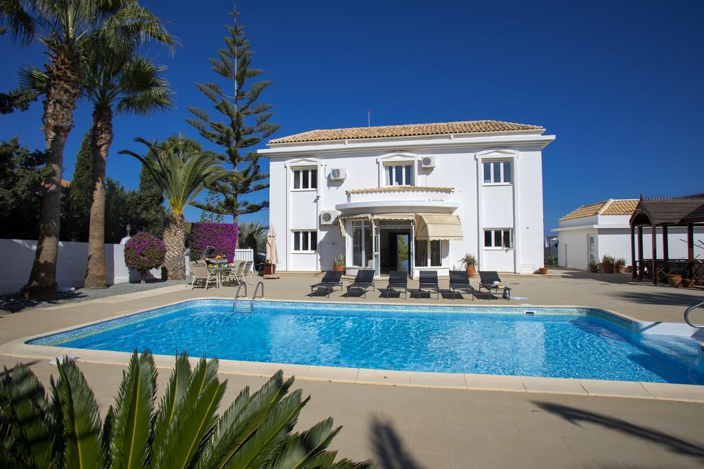 Villa Georgia Pernera Buitenkant foto