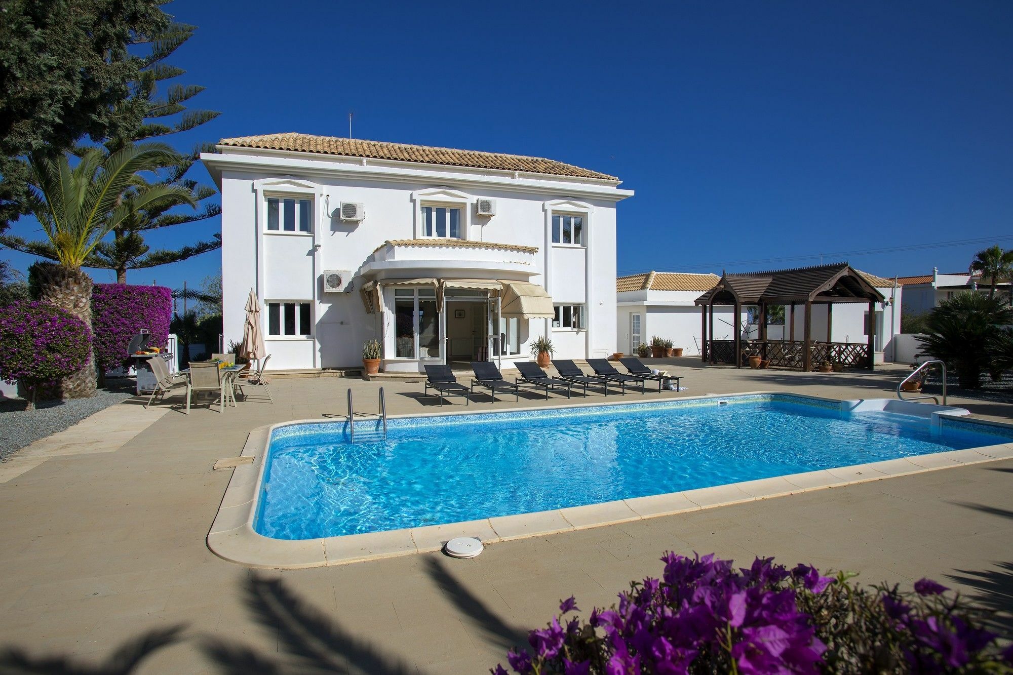 Villa Georgia Pernera Buitenkant foto